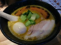 「【限定】特濃カボチャとんこつ　（中太ストレート麺）」@らーめん 月の兎影の写真