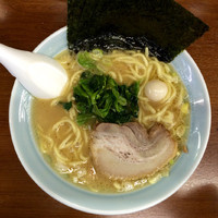 「らーめん（醤油）650円」@ラーメン三國家 関内店の写真