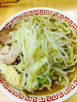 「ラーメン小　７００円　ヤサイ少なめ　ニンニク」@ラーメン二郎 環七新新代田店の写真