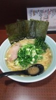 「ラーメン+青ネギ」@横浜家系ラーメン 府中家の写真