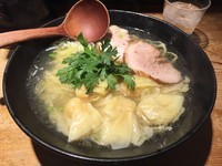 「海老ワンタン入り塩らー麺(1150円)」@横濱元町 本丸亭 横浜店の写真