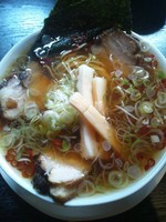 「ピリ辛中華そば（チャーシュー3枚）」@中華そば 新谷の写真