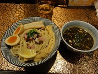 「ラム豚骨つけ麺 　醤油　大盛無料」@自家製麺 MENSHO TOKYOの写真