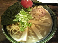 「らぁめん　大盛り」@自家製麺 麺屋 利八の写真