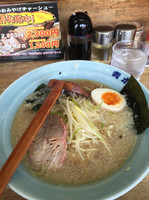 「ラーメン小 (600円)     餃子3個 (100円)」@ラーメン青木亭 草加店の写真