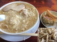 「中華そば 大油  800円＋餃子2個 400円」@杭州飯店の写真