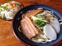 「そば＋ジューシー」@首里そばの写真