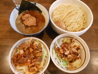 「つけめん（中盛）＋味玉＋カラベジ＋酢味噌和え豚ごはん」@麺処 井の庄の写真