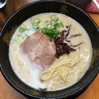 「とんこつラーメン　￥５５０」@博多風龍 水道橋店の写真