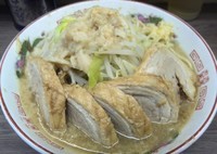 「小ぶた（にんにく・あぶら）」@ラーメン二郎 横浜関内店の写真