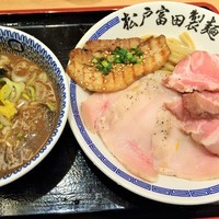 「濃厚チャーシューつけ麺1050円 他」@松戸富田製麺 ららぽーとTOKYO-BAY店の写真
