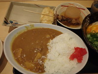「セット温玉ぶっかけ(中冷) (400円)セットカレー(増)他」@はなまるうどん 広島西原店の写真