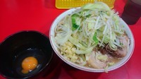 「小＋生卵 750円 ニンニク少しヤサイ」@ラーメン二郎 札幌店の写真