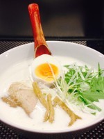 「鶏白湯（塩）¥800」@Fine Tuned Ramen with Music Bee Hiveの写真