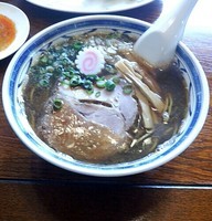 「豚骨アジ節 醤油　@650円」@ラーメン・餃子 ハナウタの写真
