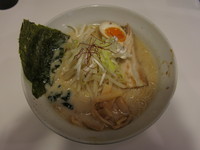 「塩だれ 博多麺：680円」@あき虎らーめんの写真