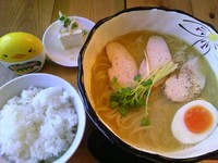 「限定　鶏白湯らーめん（700円）」@あたりやの写真