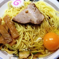 「油そば 並＋生玉子」@珍々亭の写真