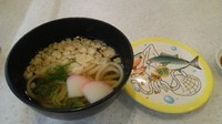 「かけうどん 162円（税抜）」@かっぱ寿司 市川東大和田店の写真