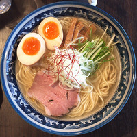 「豊魚鶏だし塩味玉ラーメン」@麺処 さとう 桜新町店の写真