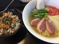 「塩ラーメン(春)＋山わさび豚丼（¥800＋¥250）」@らーめん 竜屋の写真