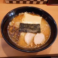 「佐賀熊本濃厚とんこつ 梅吉らーめん（680円）」@らーめん梅吉の写真
