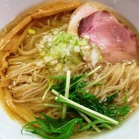 「塩らぁ麺」@らぁ麺 すぎ本の写真