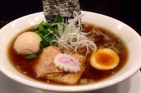 「【目黒限定】中華そば極み850円　味玉　100円」@銀座 朧月 目黒処の写真