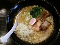 「濃厚煮干そば¥700+玉ネギ¥100」@つけ麺 弐☆゛屋の写真