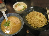 「濃厚鶏白湯つけ麺 鶏そぼろトッピング+玉子チャーシュー丼」@麺堂 稲葉の写真