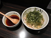 「冷たい肉つけそば(並盛):800円」@裏ぶれんの写真