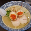 味玉濃厚鶏白湯ラーメン　850円