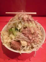 「小豚ラーメン 野菜ニンニクあぶらカラメ+チーズ」@ラーメン二郎 府中店の写真