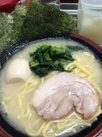 「塩味玉ラーメン」@横浜家系ラーメン まくり家の写真