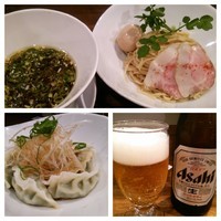 「醤油つけ麺800円+水餃子+ﾋﾞｰﾙ、ｳｰﾛﾝﾊｲ」@創作麺工房 鳴龍の写真