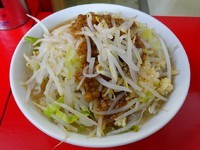 「小ラーメン（730円）＋カレー（100円）ヤサイニンニク」@ラーメン 学の写真