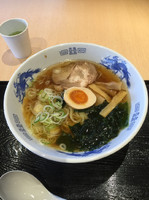 「醤油ラーメン 680円」@すごうでキッチンの写真