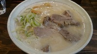 「ラーメン（塩煮豚）：塩煮豚追加」@西中島 光龍益の写真