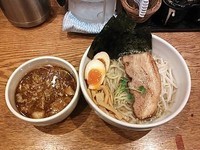 「特製濃厚魚介豚骨つけ麺（中・あつもり）」@麺屋はつがい 荻窪店の写真