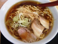 「らーめん（しょうゆ・中200g）720円」@うから家からの写真