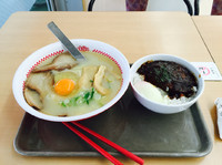「プレミアムラーメン390円+デミたまハンバーグ丼290円」@スガキヤ マックスバリュ小牧堀の内店の写真