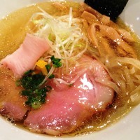 「虎徹そば～奥久慈軍鶏・黒さつま鶏ｖer．～塩，平打ち」@麺や 虎徹の写真