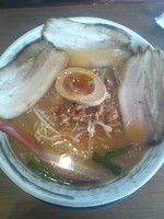 「ピリ辛肉みそラーメン（チャーシュートッピング）」@なごみやの写真