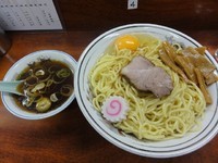 「油そば大盛750円　スープ50円　生卵50円」@珍々亭の写真