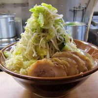 「（麺マシ）ラーメン豚入り 850円 + 大盛 100円（大蒜」@豚星。の写真