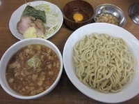 「つけ麺中盛・釜揚げ（８５０円）＋生卵」@ラーメンの店 どでん 北浦和店の写真