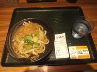 「かけ小130円」@はなまるうどん 神田駅前店の写真