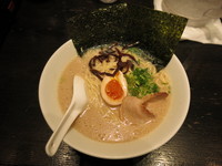 「ラーメン(中太麺)：700円」@めん屋 聖流の写真