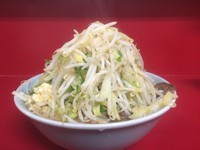 「小ラーメン（ﾔｻｲ ﾆﾝﾆｸ少なめ）」@ラーメン二郎 中山駅前店の写真