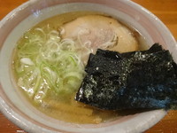 「しおらーめん　（中盛）　750円」@らーめん 誠やの写真